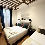 Apartment Urban Flat 108 - Stunning 4 Bdr Flat In Paris