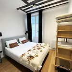 Urban Flat 108 - Stunning 4 Bdr Flat In *