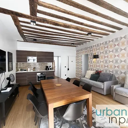 Urban Flat 108 - Stunning 4 Bdr Flat In