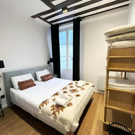 Urban Flat 108 - Stunning 4 Bdr Flat In *