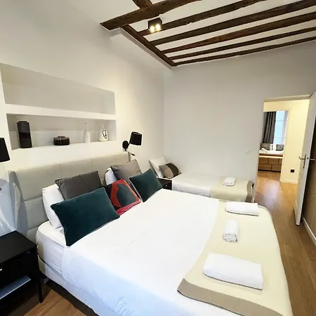 Urban Flat 108 - Stunning 4 Bdr Flat In