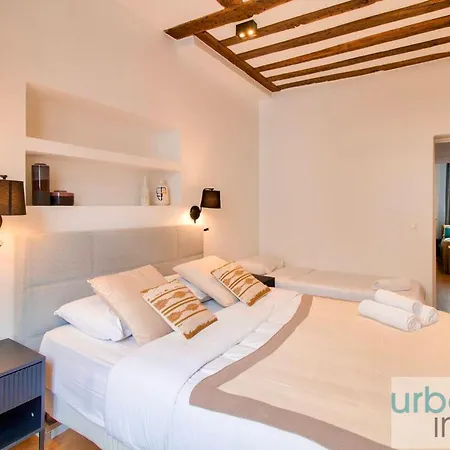 Urban Flat 108 - Stunning 4 Bdr Flat In *