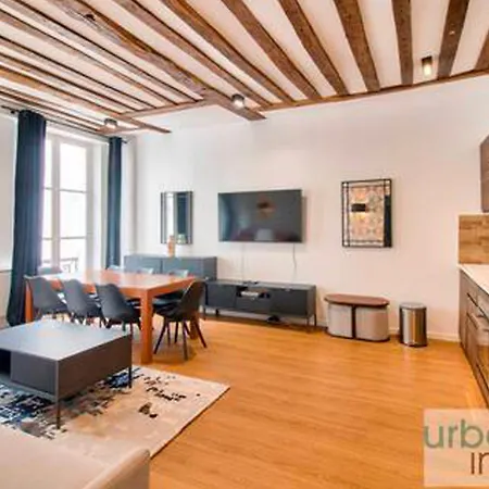 Urban Flat 108 - Stunning 4 Bdr Flat In Appartamento