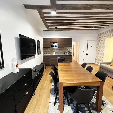 아파트 Urban Flat 108 - Stunning 4 Bdr Flat In 파리